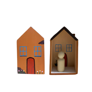 Casa miniatura de madera